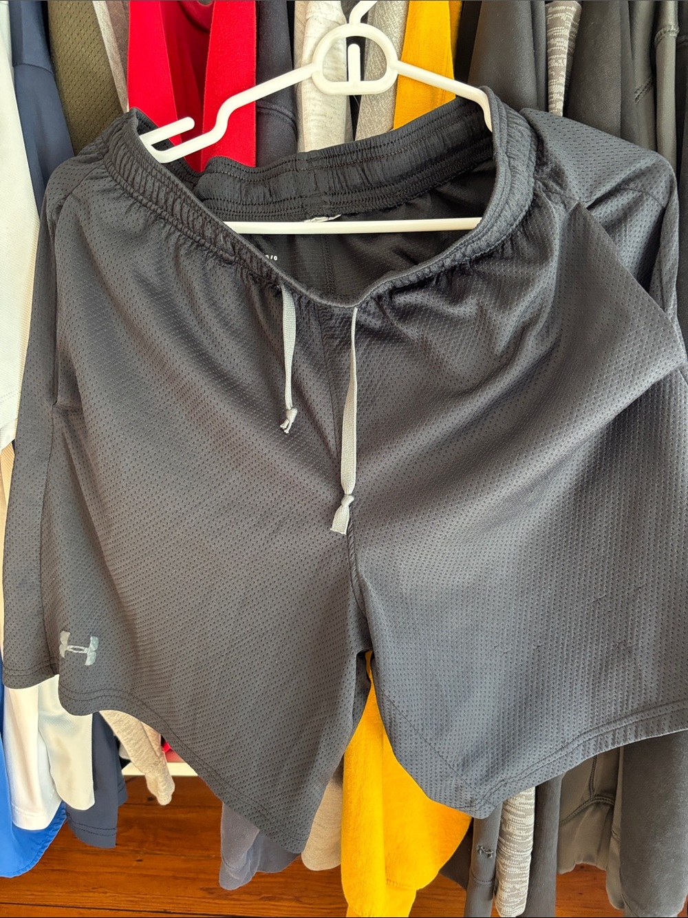 Under Armour Men's Charcoal Gray Athletic Mesh Shorts